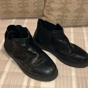 UO Black Leather Flatform Chelsea Boot